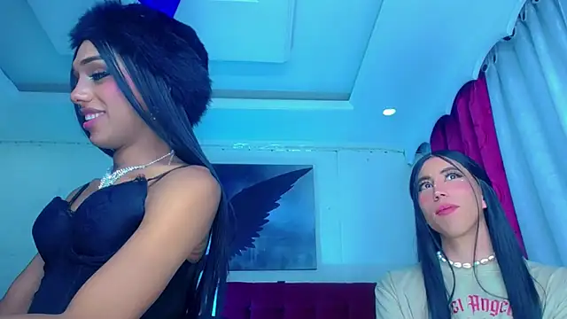 NahomiCamper live sex cam
