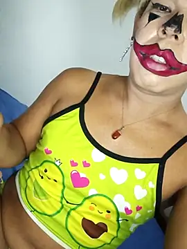 blondebitchlitle live sex cam