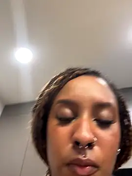 Your_Paris live sex cam