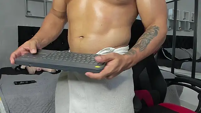 tyler_hank01 live sex cam