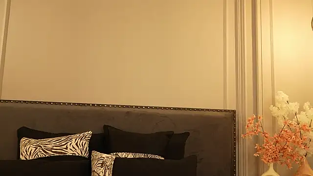 IrisBaker live sex cam