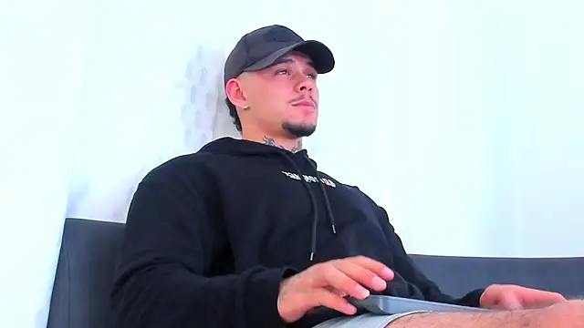 NoahhBrown live sex cam