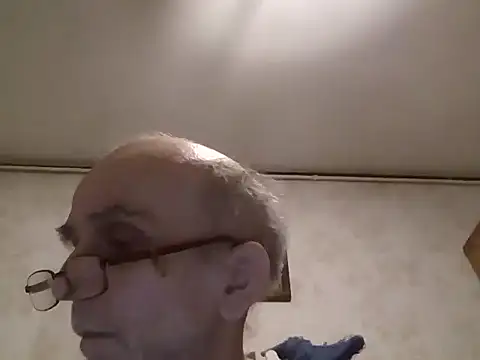 mariusica1@xh live sex cam