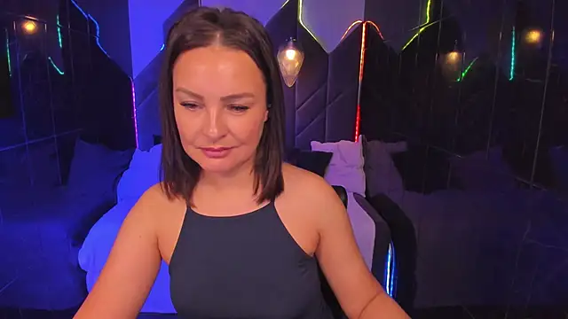 MilenaMellow live sex cam