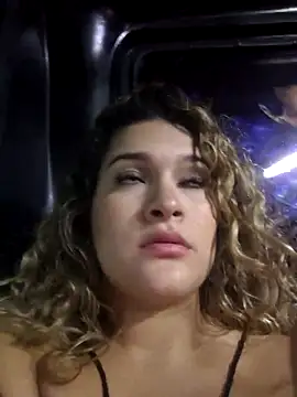 Sara_smiiith211 live sex cam