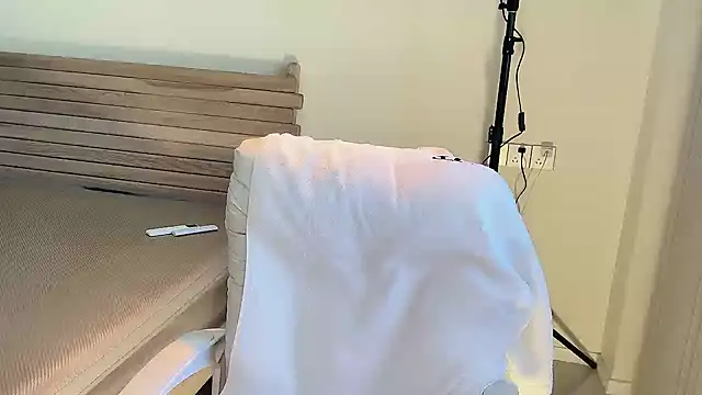 Krismil3 live sex cam