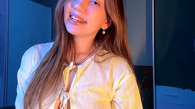 EmiIyKitty live sex cam