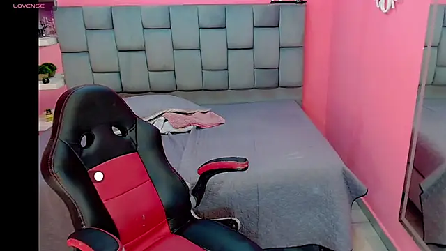 KIISHANNY live sex cam