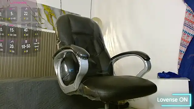 Dyla_n18 live sex cam