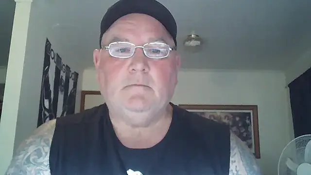 KINKYBLUEYES69 live sex cam