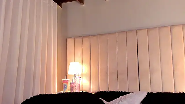 Paulina_Monroy live sex cam