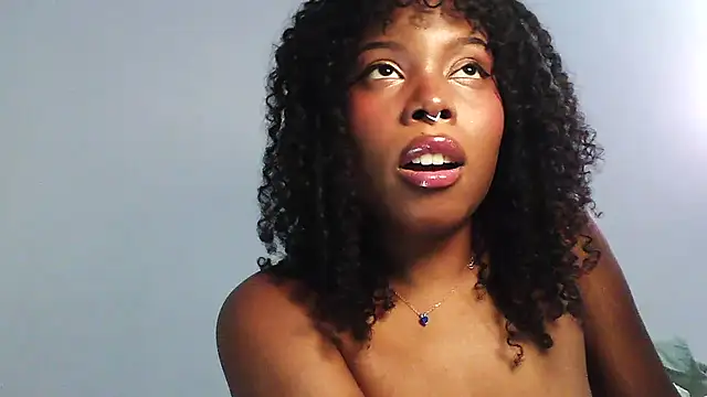 SparklingSoleil live sex cam
