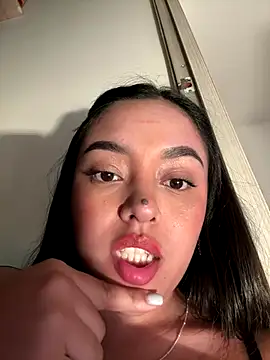 kenndall_21 live sex cam