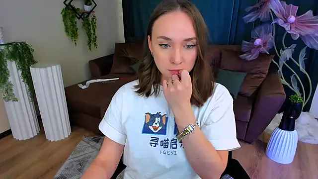 TrueReincarnation live sex cam