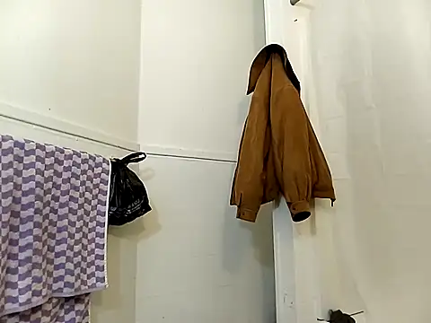 Bigdudebulgepnp live sex cam