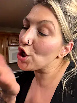 LittleMissEeve live sex cam