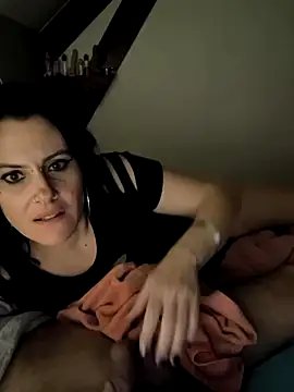 Sosso19squirt live sex cam