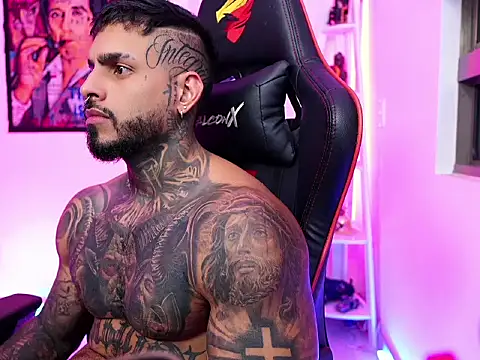 logan_hugh8 live sex cam