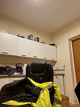 MODEST11_MMiILOO_AMARO live sex cam
