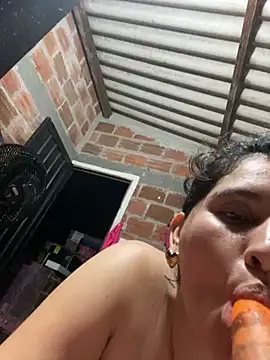 lunasexyhot18 live sex cam