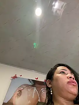 SQUIRTINGQUEEN11 live sex cam
