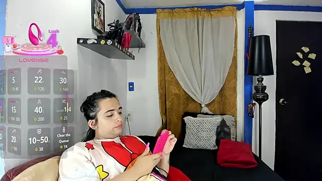 SARAMISHA live sex cam
