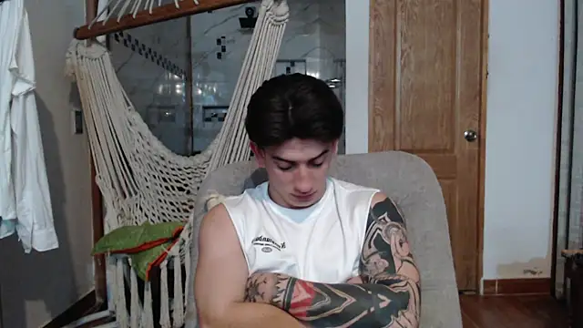 AteneoJr live sex cam