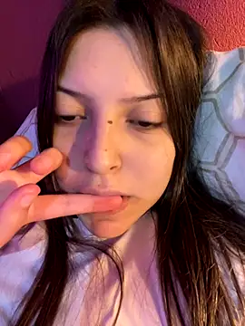kiramedi live sex cam