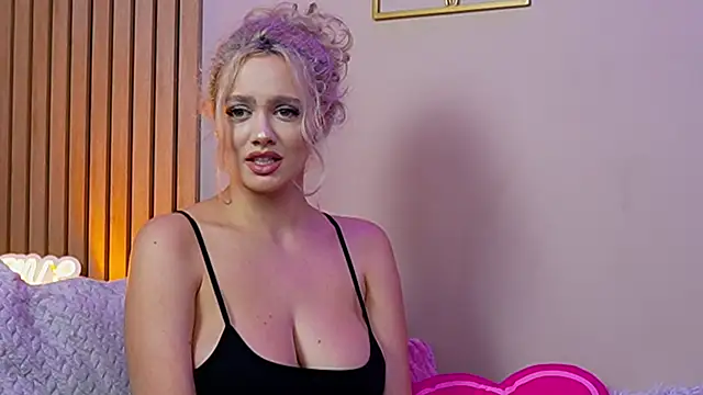SabrinaJade live sex cam