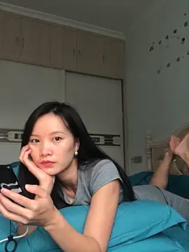 Mile-m live sex cam