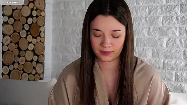 LowOncoming live sex cam