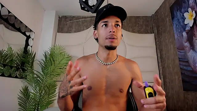 Thiagoferreti live sex cam