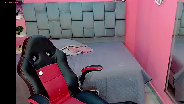 KIISHANNY live sex cam