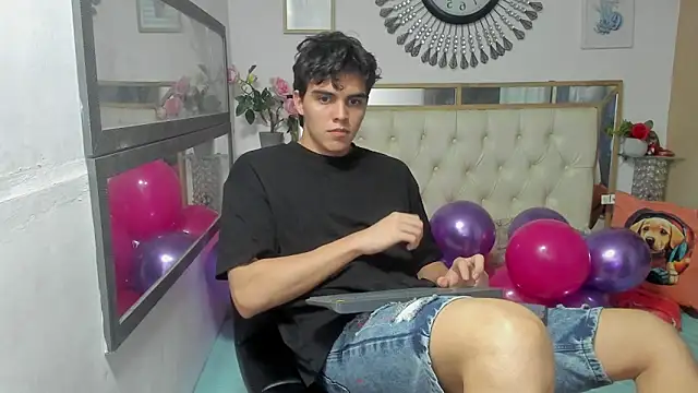 heiker_ live sex cam