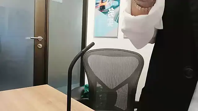 KKMM168 live sex cam