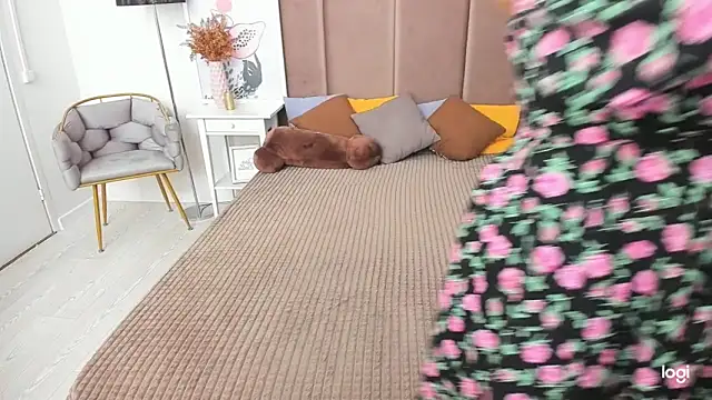BettyBloom69 live sex cam