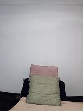 Curvy_sluty live sex cam
