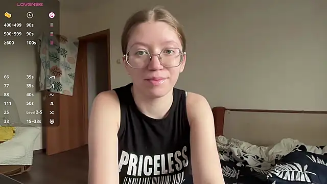 MargarettNewbie live sex cam
