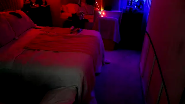 Luv2SuckBWC92 live sex cam