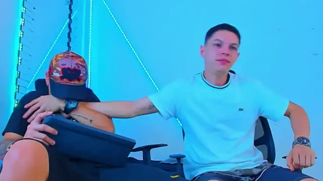 HOT_boy2025 live sex cam