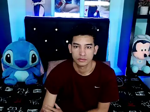 x_Aaron_x live sex cam