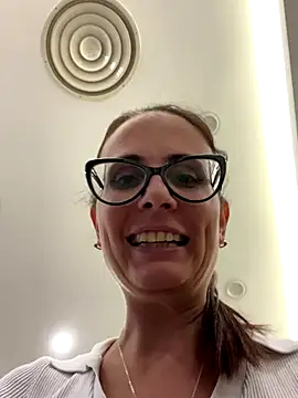 NataKitten live sex cam