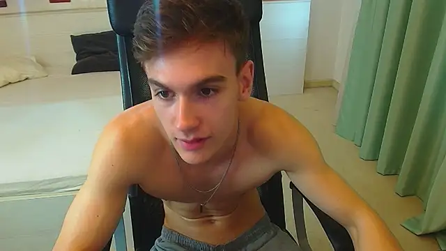 BradyFlint live sex cam