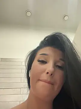 Tisha_Busty live sex cam