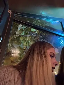 BabyAnais live sex cam