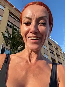 MikaelaBloom live sex cam