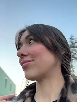 emiliasommer live sex cam
