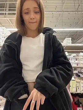 KittyQueeny live sex cam