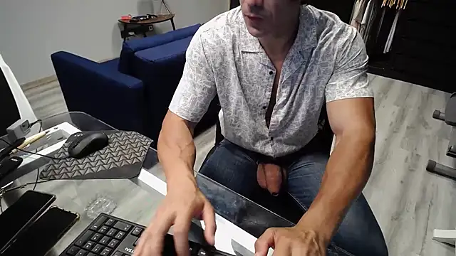 latinoo23bom live sex cam