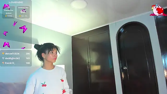 LauraAristizabal live sex cam